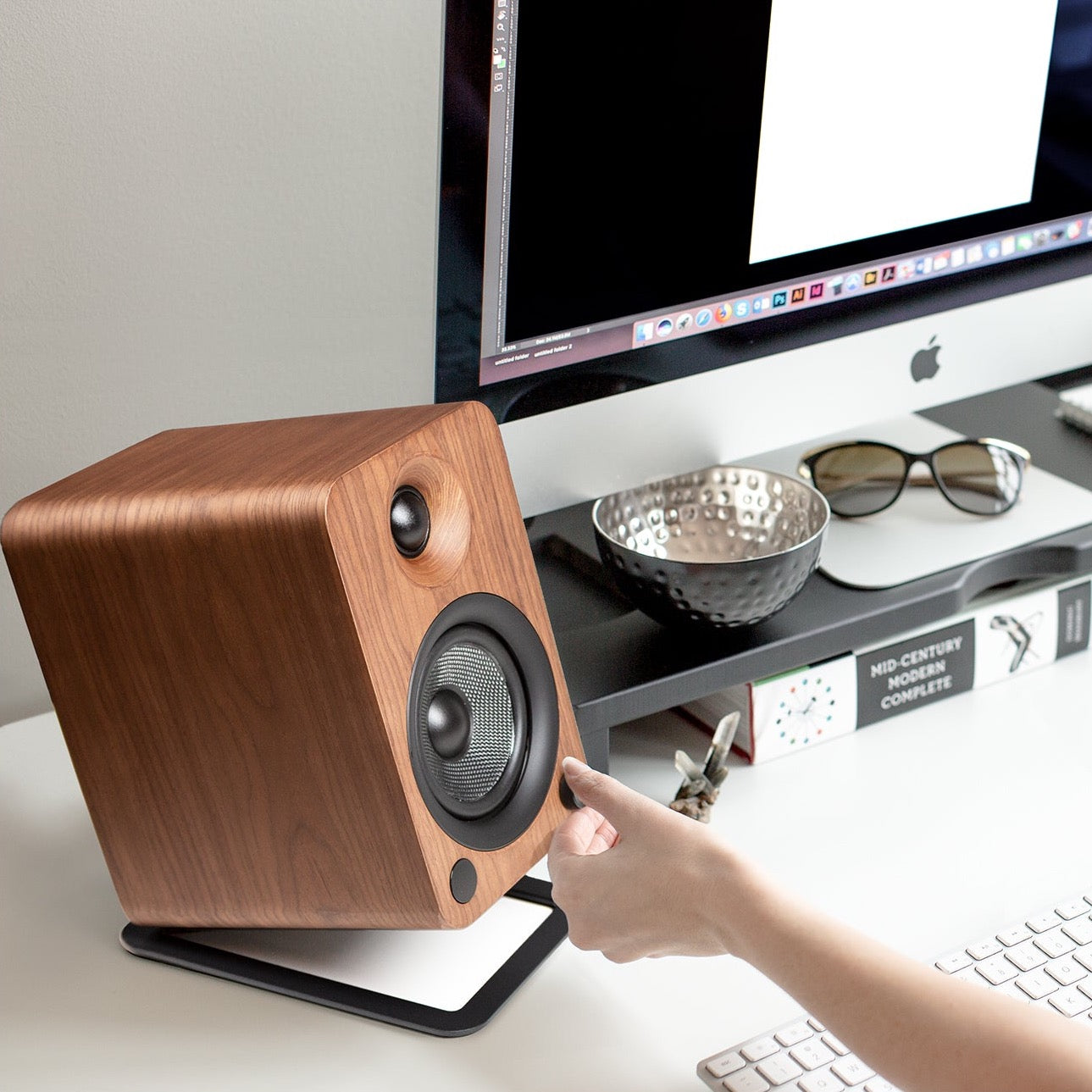 KANTO YU4 140W Powered Bookshelf Speakers (Walnut)