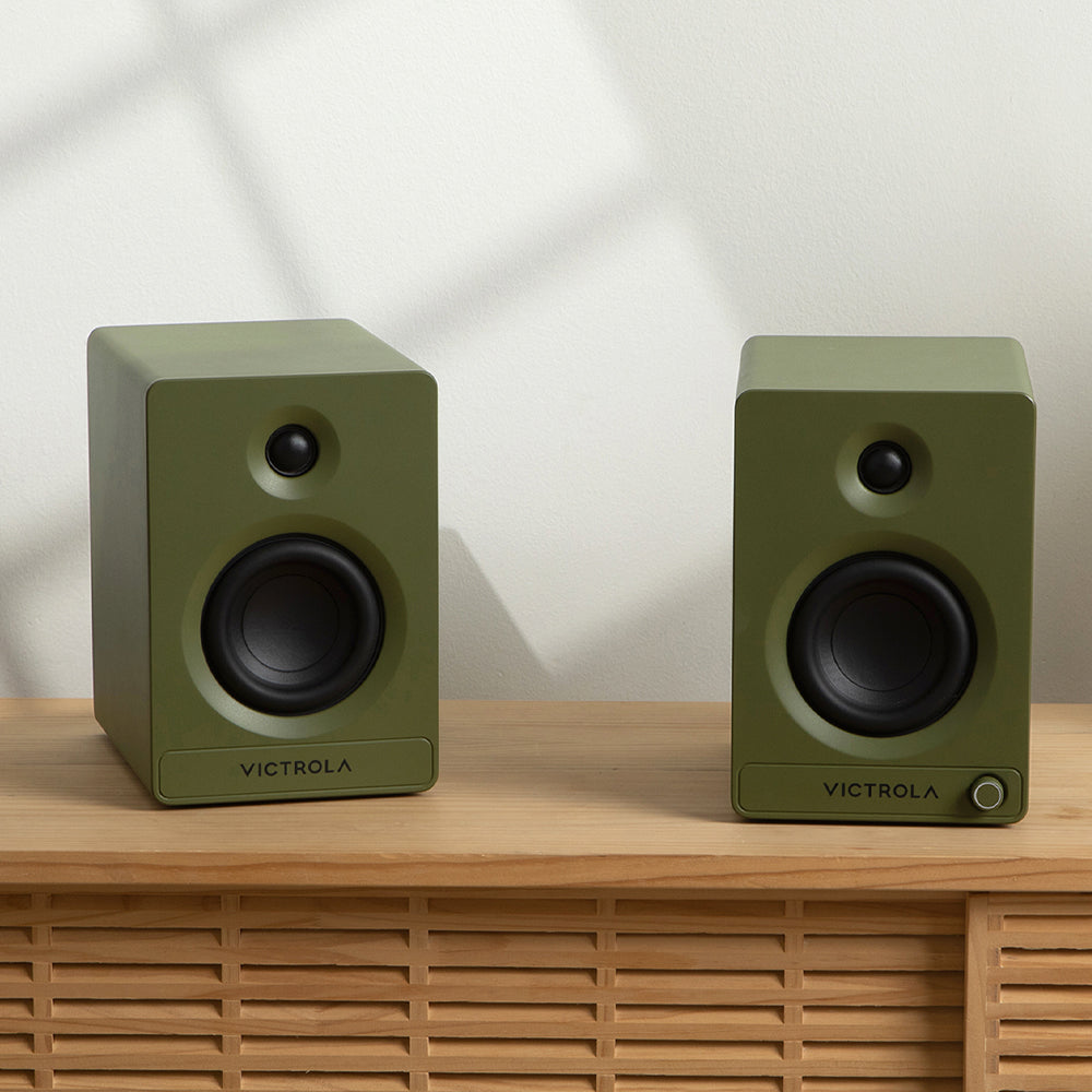 VICTROLA Automatic Turntable + VICTROLA Tempo Bookshelf Speakers Bundle (Green)